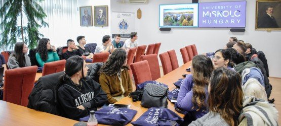 Kezdőkép freshman