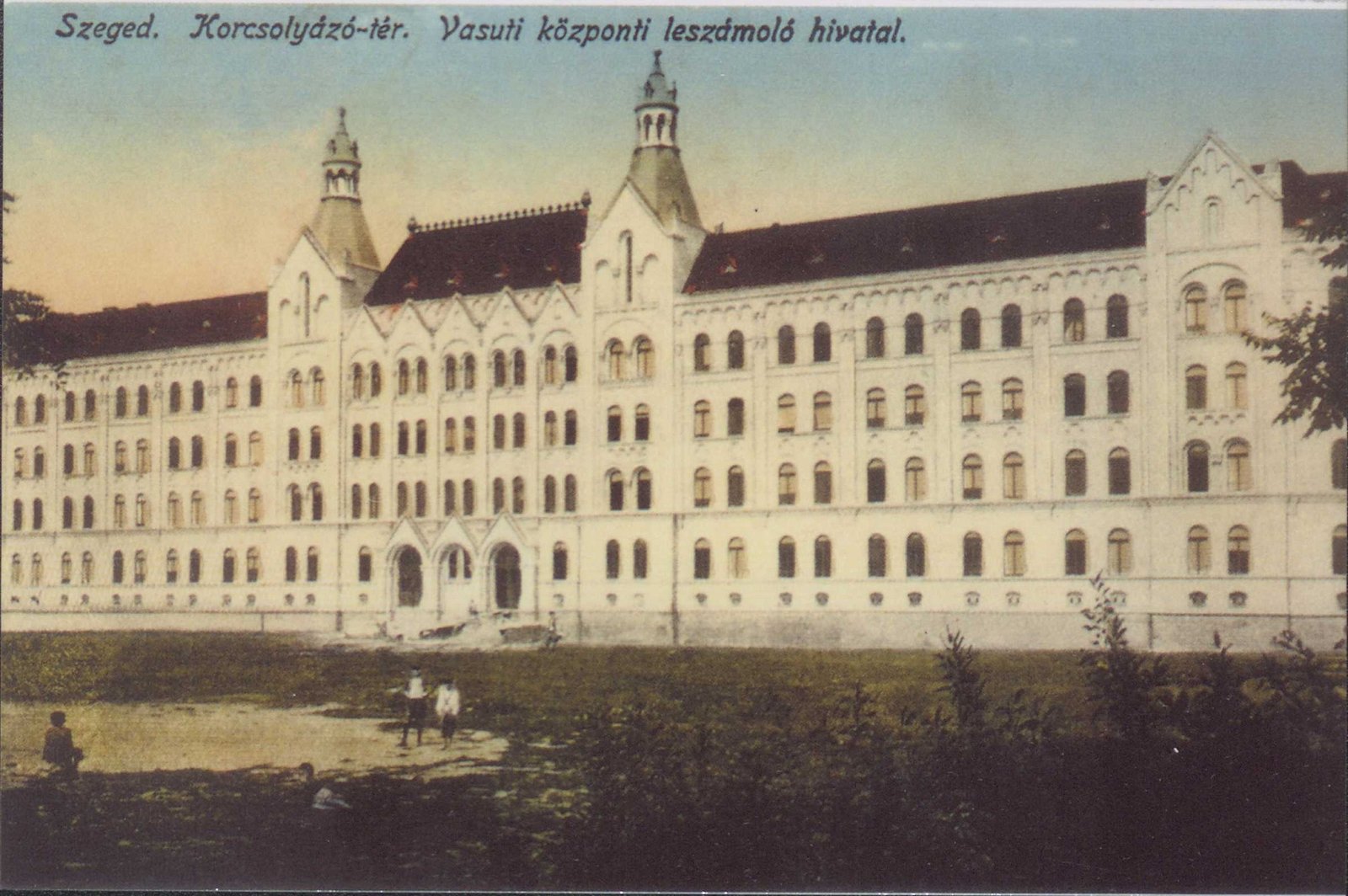 nyito_leszamolo_palota