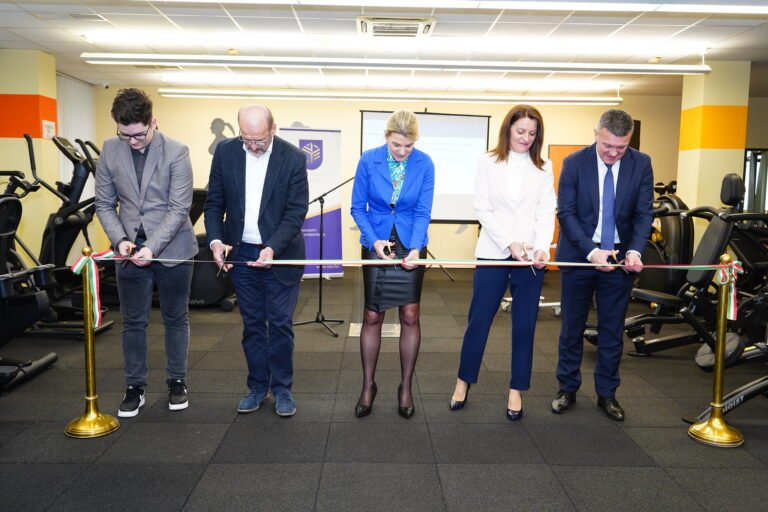 55102899415_0bf5a43b9e_k_0