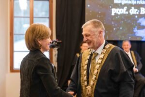 779657c86f35fba93a24a05e1eaf68c5