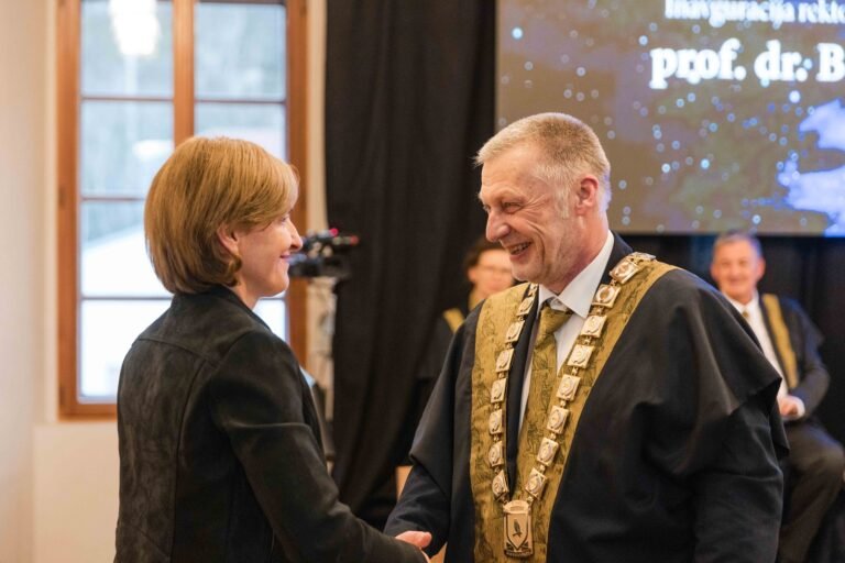 779657c86f35fba93a24a05e1eaf68c5