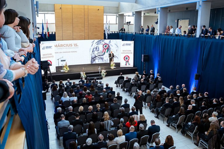 31271e_1015bb66c3db41bd9e202bf0287ea5c6~mv2