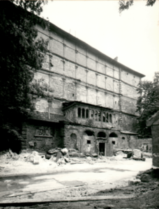 A-gloriett-a-bontas-el--tt--1966-ban