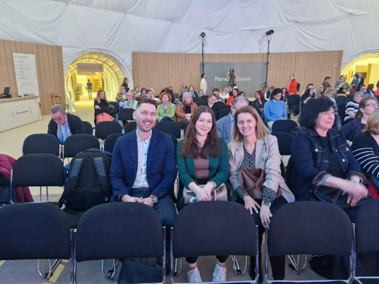 ca1227c96217e037313981d20f7c292c985daff0