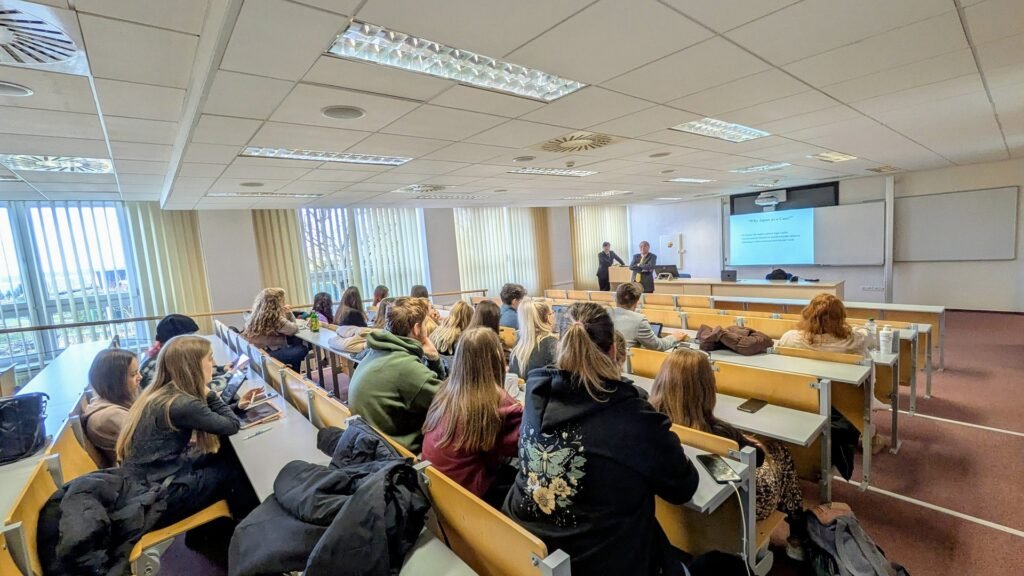 d5dae19a-24c3-4074-be93-7ac87997ac6b-1.1920x1920.fit.q85