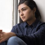 portrait-depressed-anxious-young-woman_Photo Aleksandr Davydov_Mostphotos