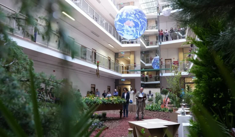 26-04-22_fold-napja-kert-1