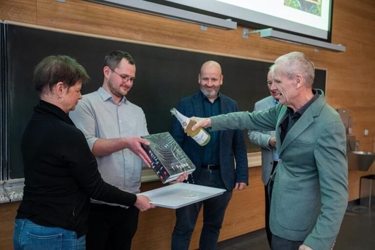 FSI_-_krest_HRW_-_Vaclav_Siroky_38_1600