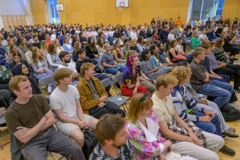 ahu3012-1600px-1280x854