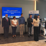 1000048833